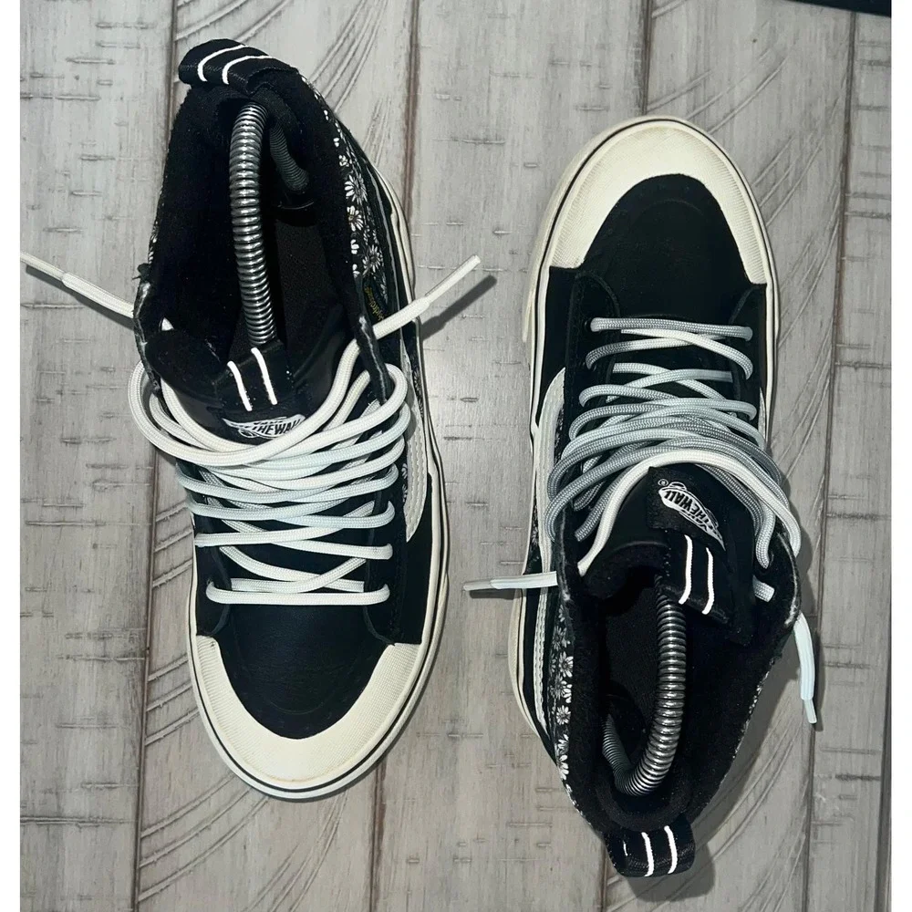 Vans SK8 HI MTE 2 Women's Size 6 Waterproof Black Floral Hiking Boots